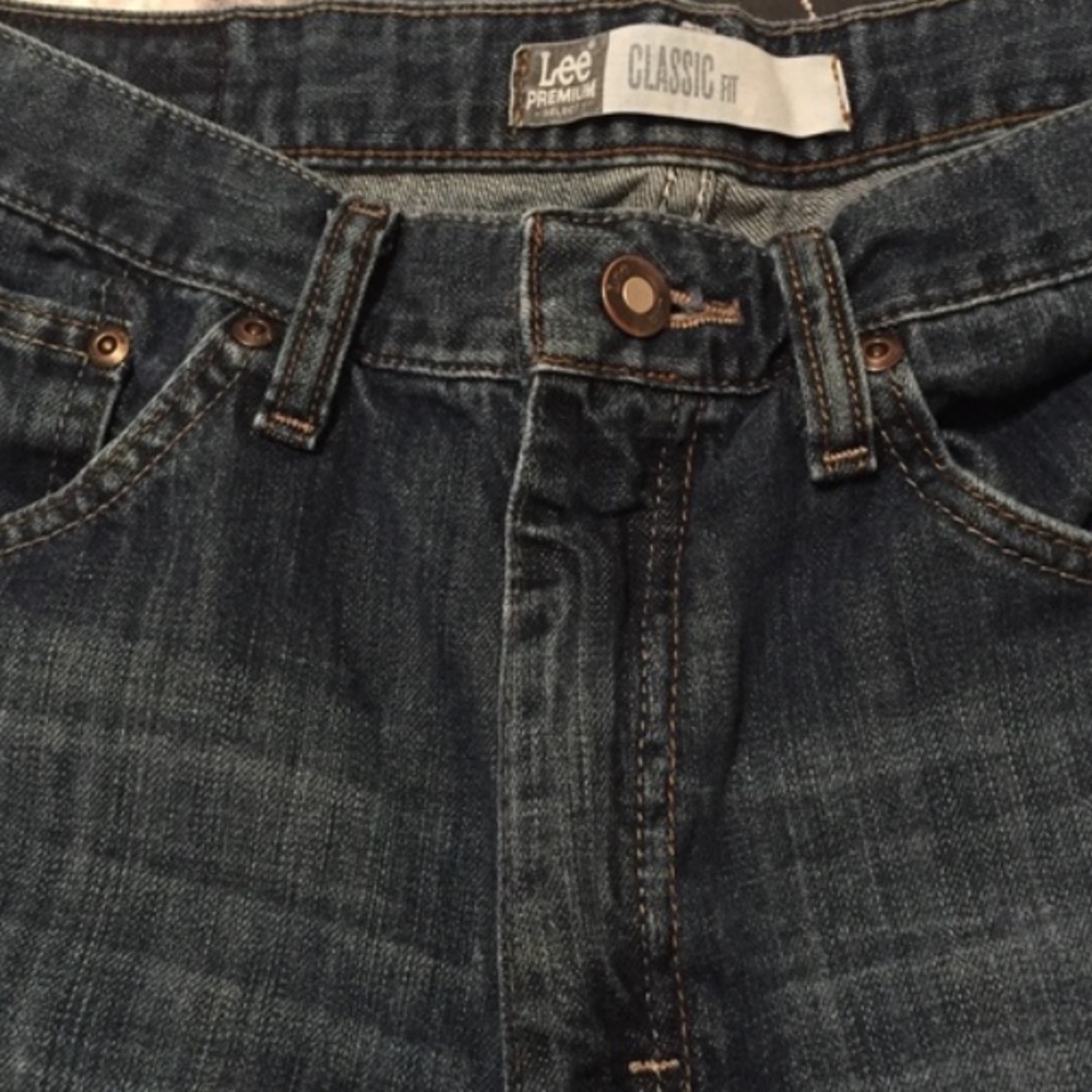 Lee Premium Classic Fit Distressed 33W, 32L Men's